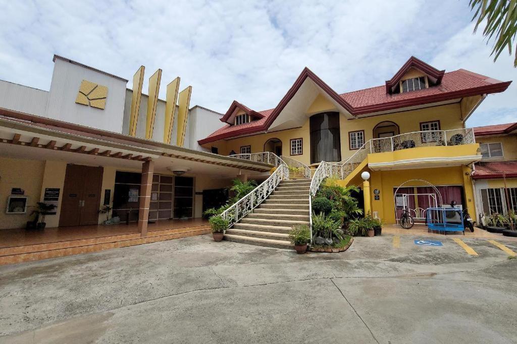 Sunny Point Hotel Davao Экстерьер фото